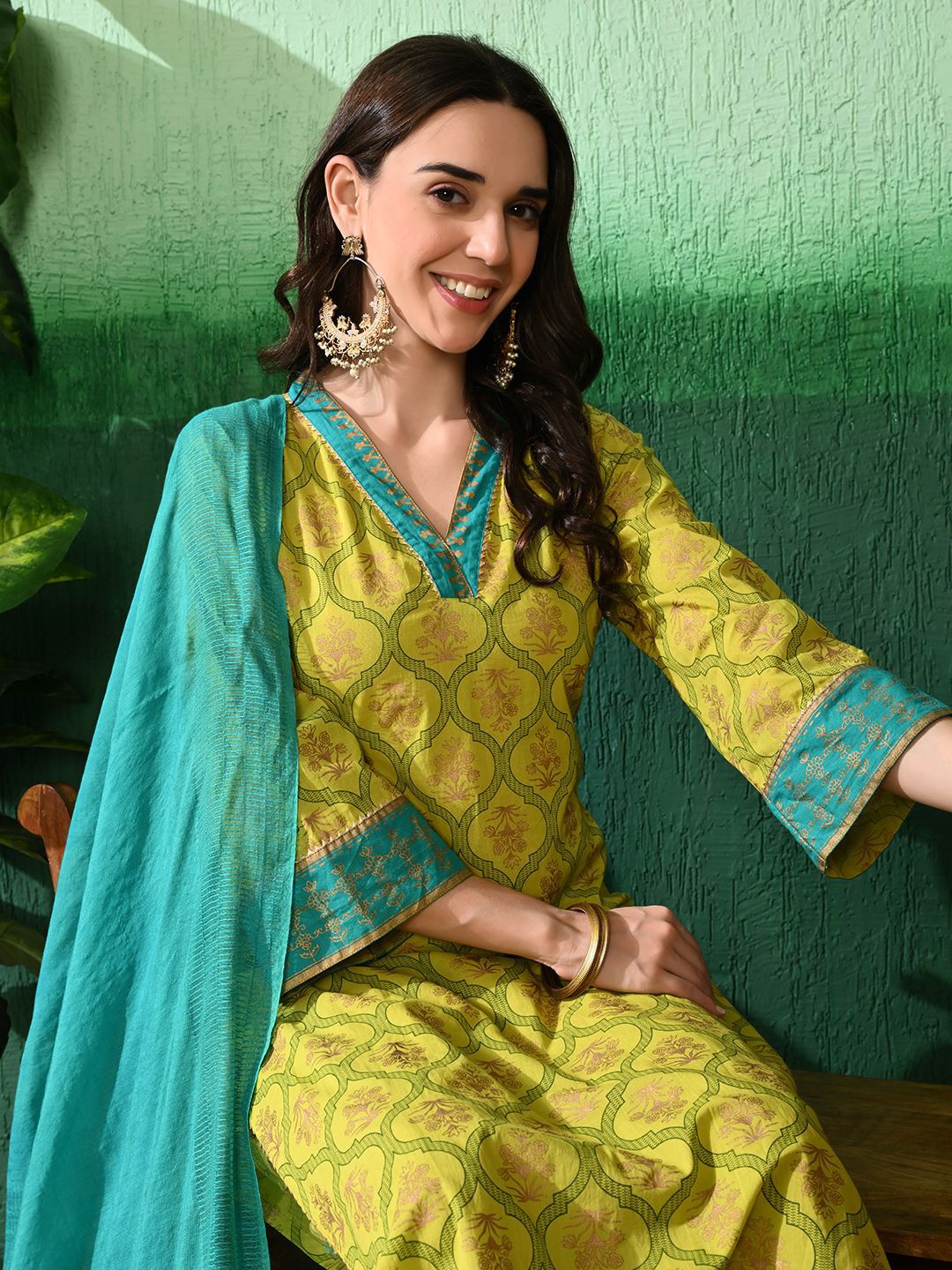 Dhiyona SN Women's Printed Straight Kurta & Palazzos With Dupatta