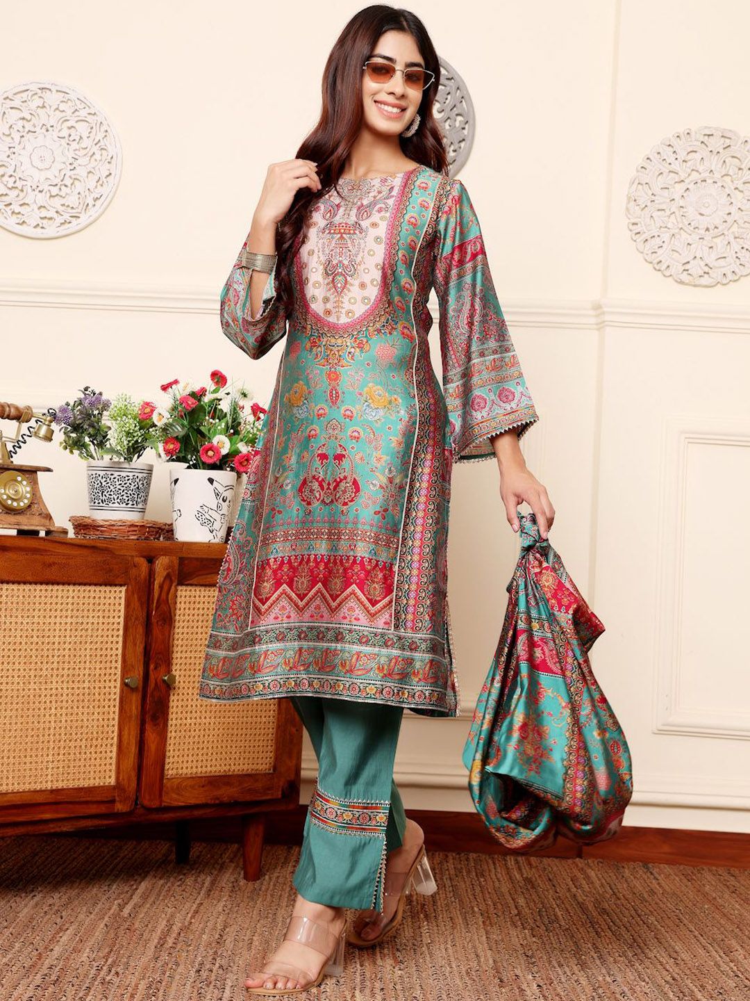 Dhiyona VA Women's Ethnic Motifs Printed Regular Gotta Patti Chanderi Silk Kurta with Trousers