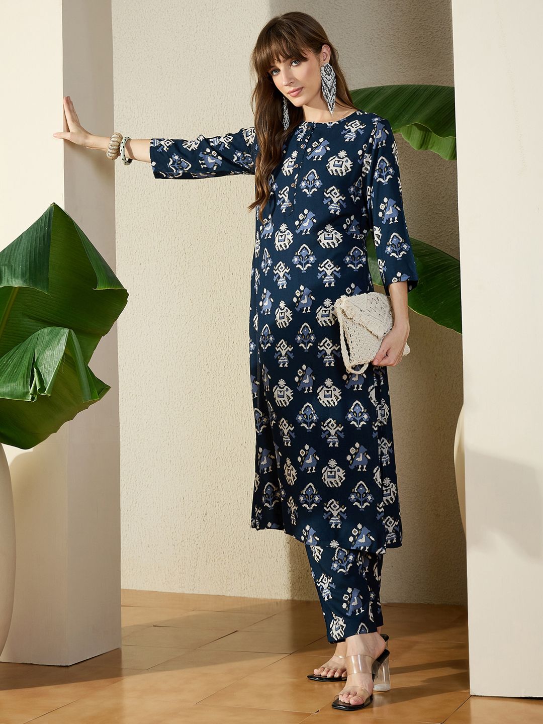Women Ethnic Motifs Printed Regular Kurta with Trousers