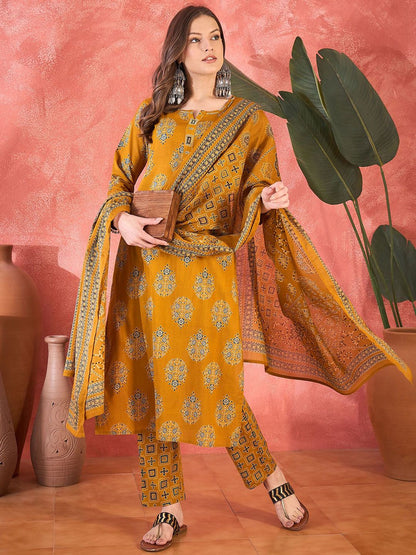 Dhiyona SN Women's Floral Printed Notch Neck Beads and Stones Pure Cotton Kurta & Trousers & Dupatta