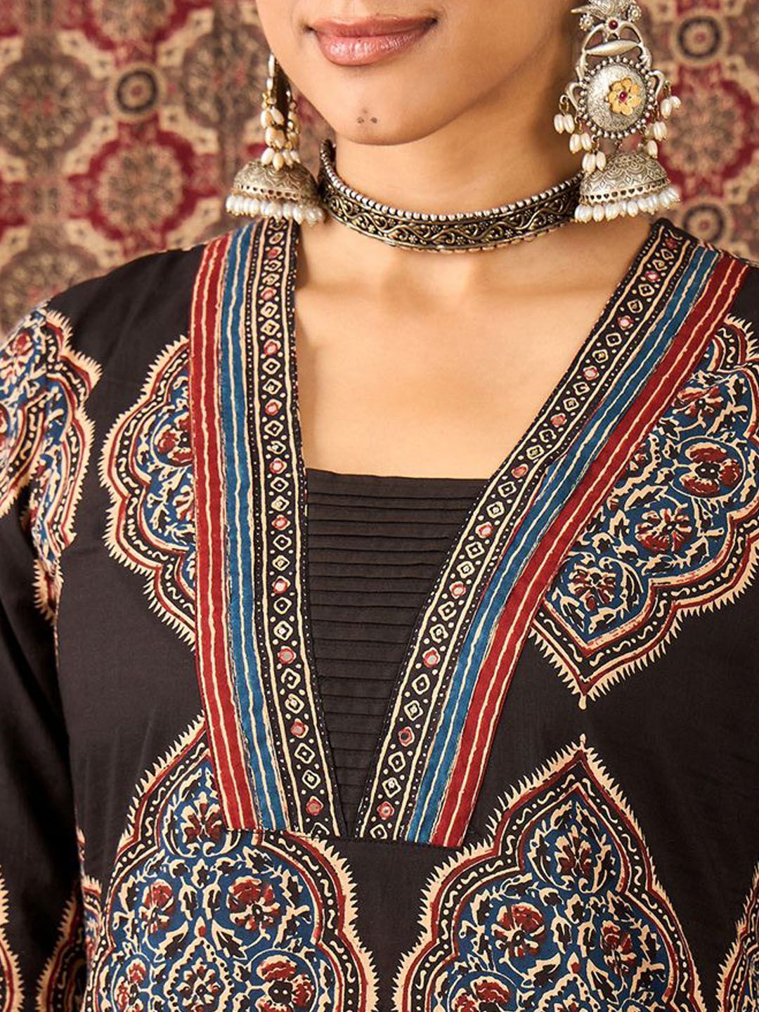 Floral Printed V-Neck Pure Cotton Straight Kurta & Trousers