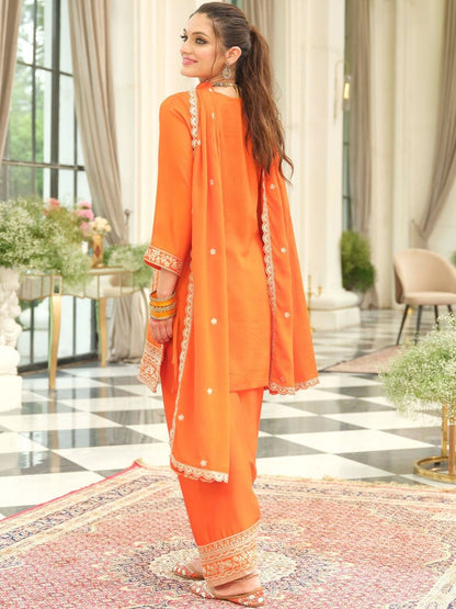 Ethnic Motifs Embroidered Round Neck Thread Work Kurta With Patiala & Dupatta