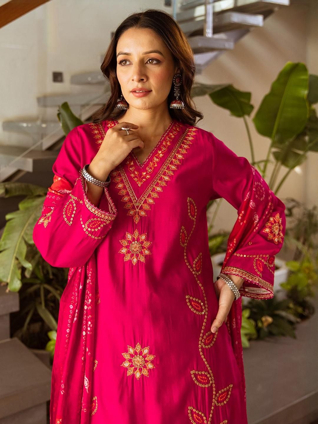 Women Bandhani Embroidered Kurta with Palazzos & Dupatta