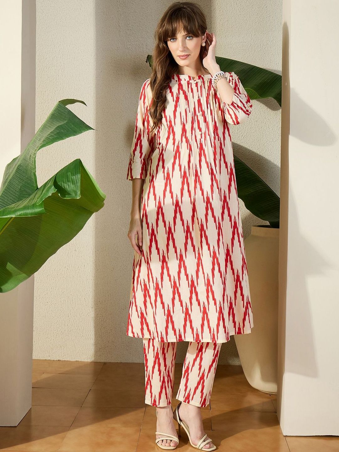 Women Ethnic Motifs Printed Pleated Pure Cotton Kurta with Trousers