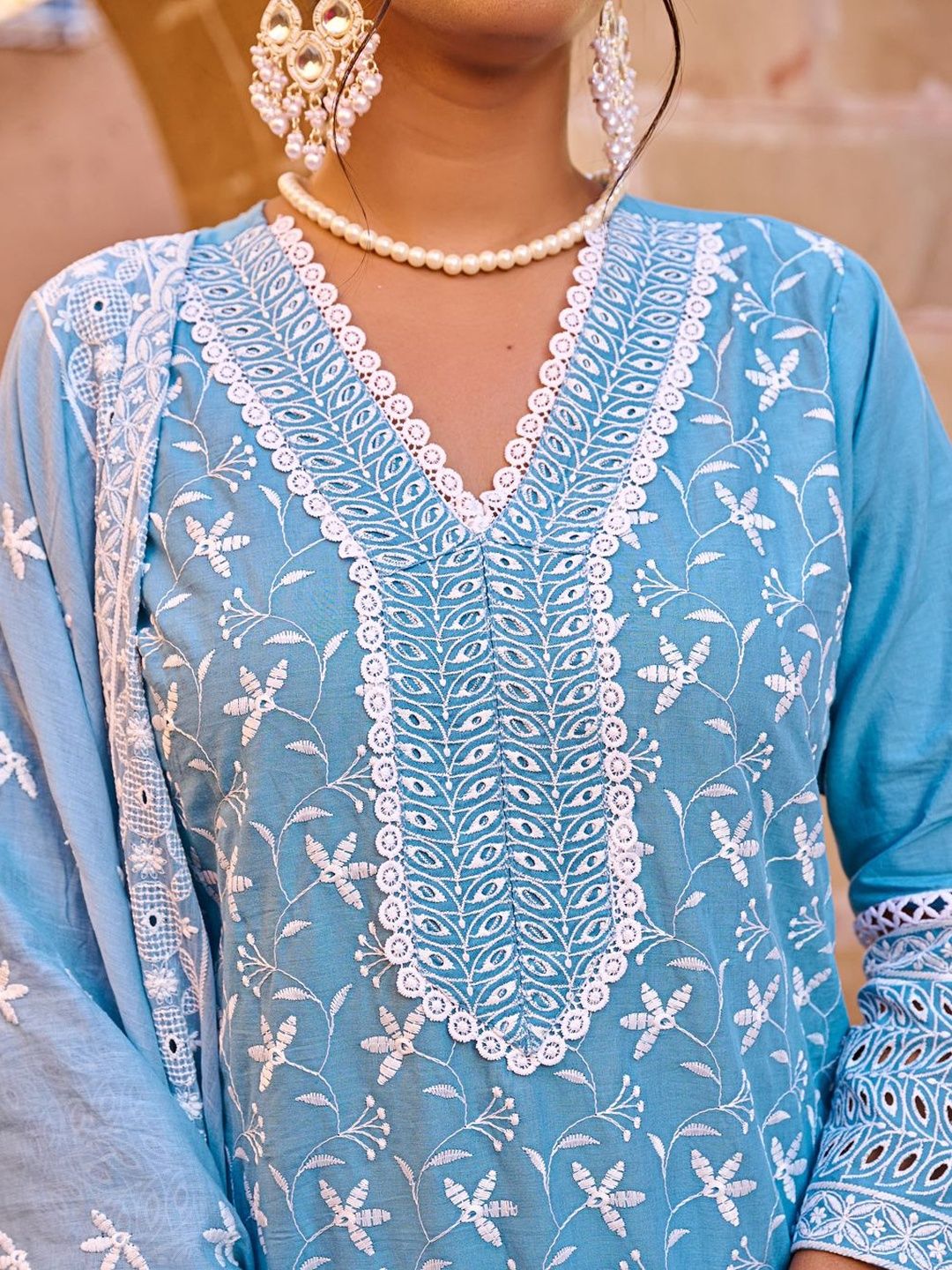 Women Ethnic Motifs Embroidered Regular Thread Work Pure Cotton Kurta with Trousers & With Dupatta