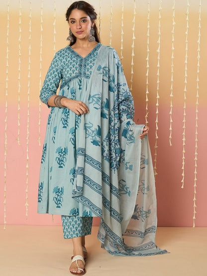 Women Floral Printed Tiered Pure Cotton Kurta with Trousers & With Dupatta