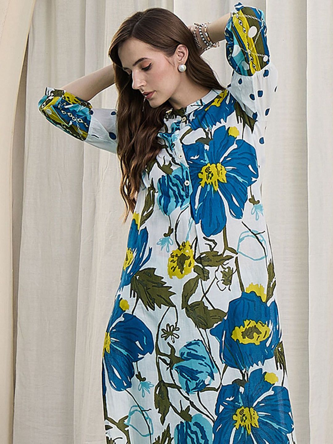 Women Floral Printed Cotton Kurta with Trousers