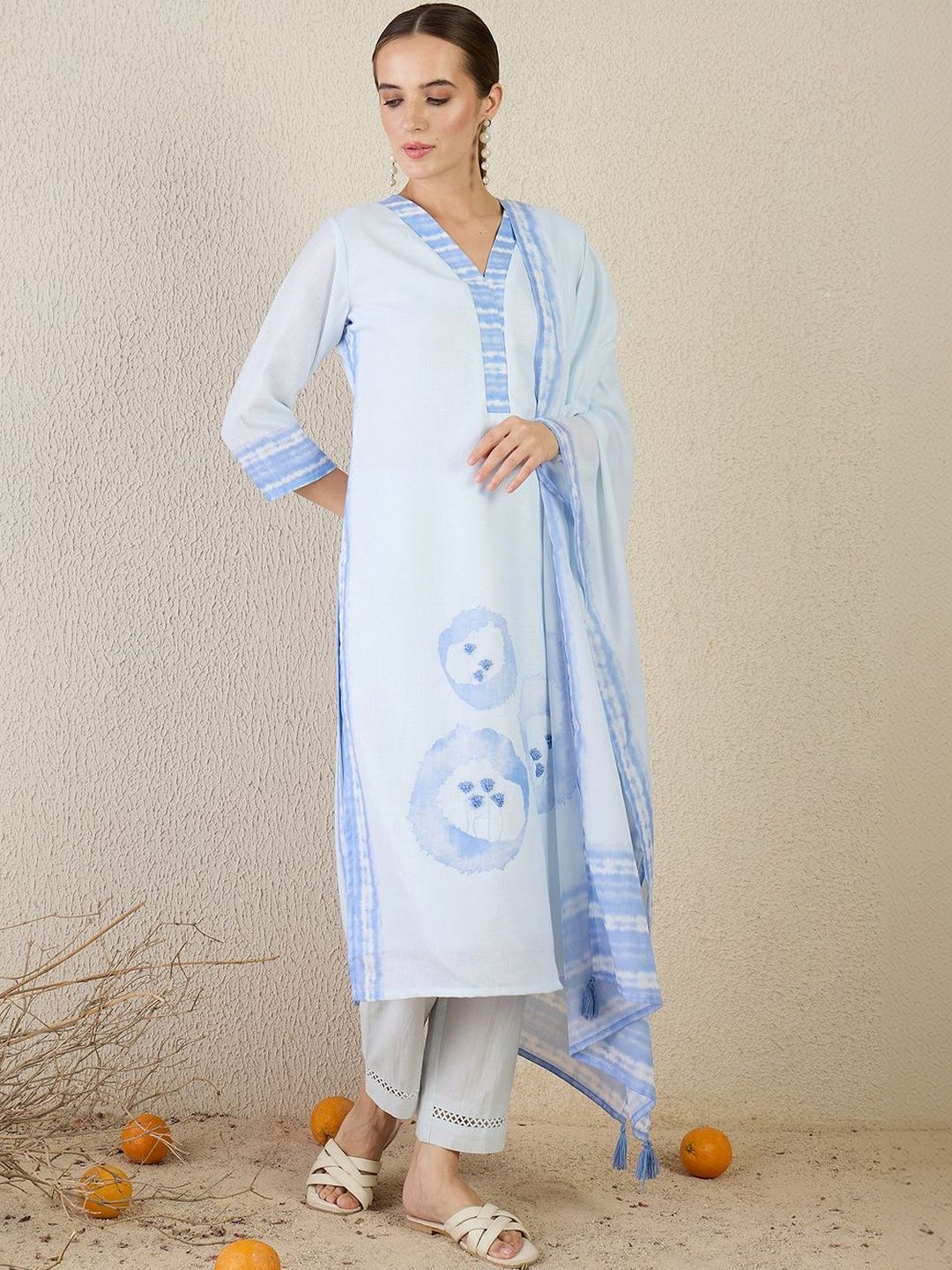 Women Dyed Regular Linen Kurta with Trousers & With Dupatta