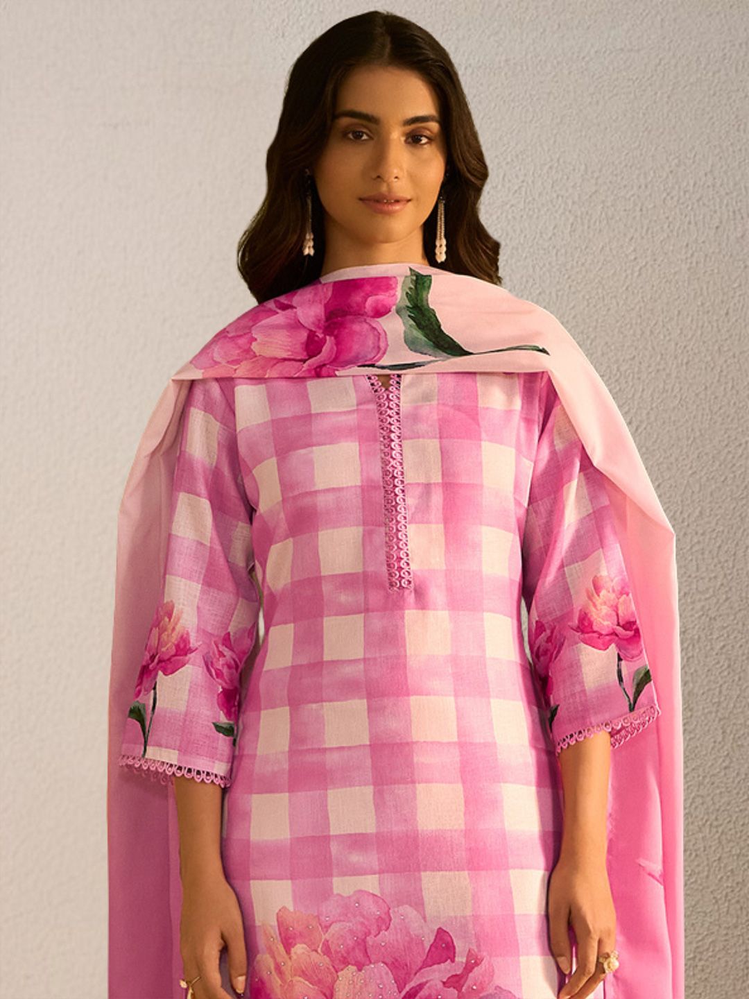 Women Floral Printed Regular Thread Work Linen Kurta with Trousers & With Dupatta