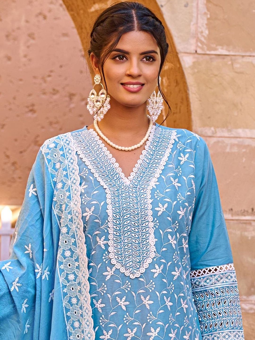 Floral Embroidered Thread Work Pure Cotton Kurta With Trousers & Dupatta