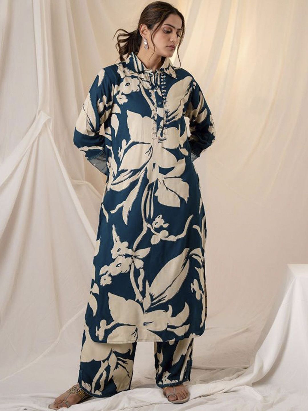 Dhiyona IE Floral Printed Straight Kurta with Palazzos