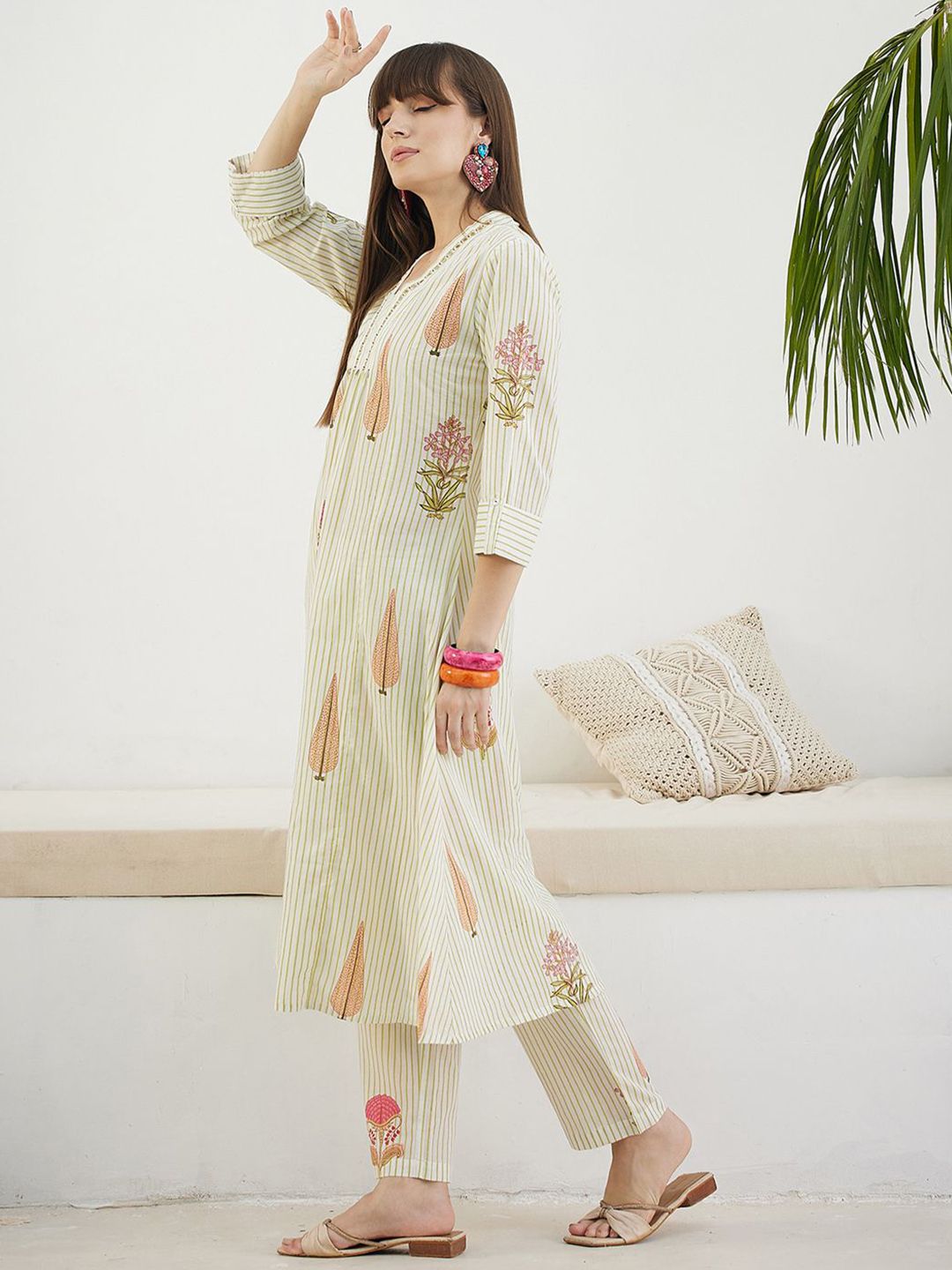 Floral Printed Thread Work Screen Pure Cotton Kurta With Trousers