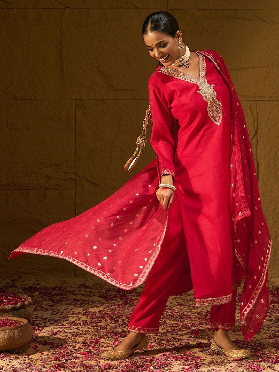 Dhiyona IE Ethnic Motifs Embroidered V-Neck Straight Kurta With Trousers & Dupatta