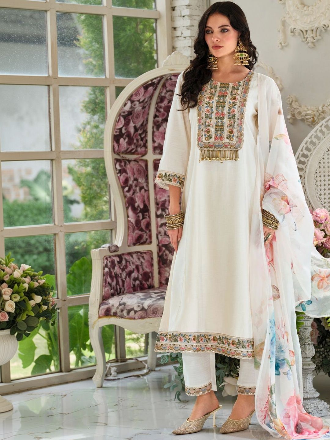 Women Ethnic Motifs Embroidered Regular Kurta with Trousers & With Dupatta