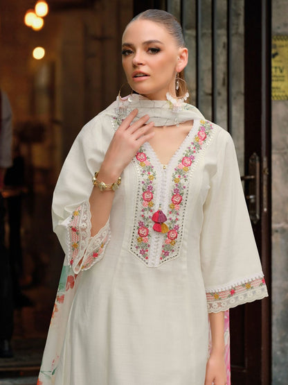Women Floral Embroidered Regular Thread Work Kurta with Trousers & With Dupatta