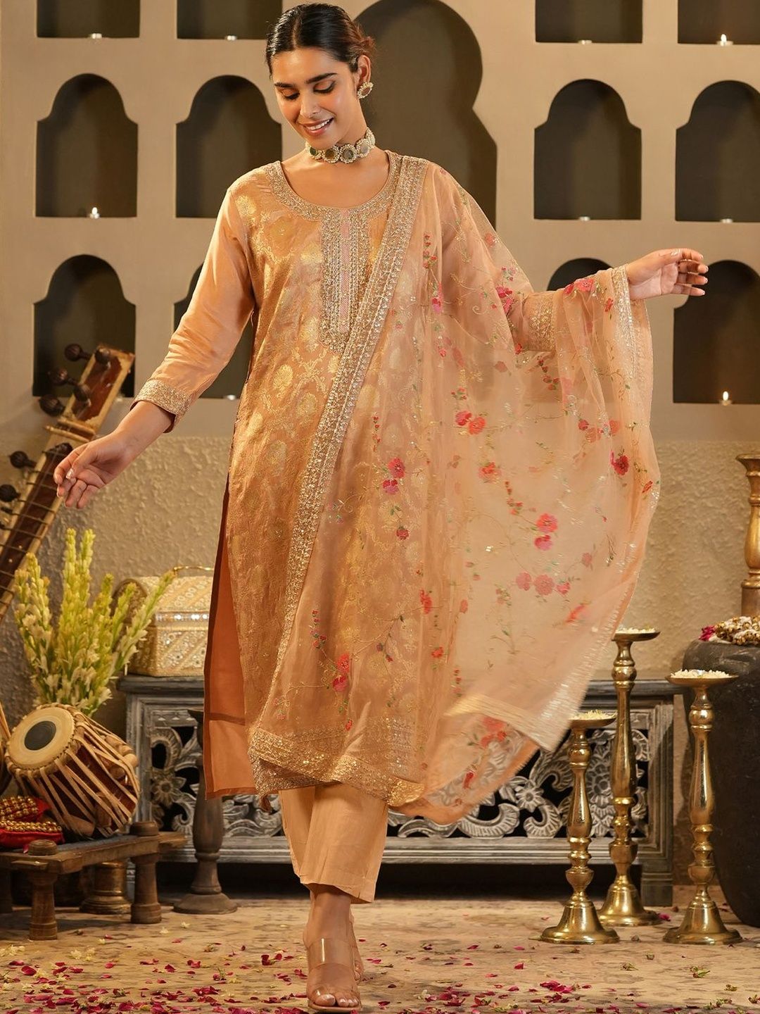 Dhiyona IE Ethnic Motifs Woven Design Zari Round Neck Straight Kurta & Trousers With Dupatta