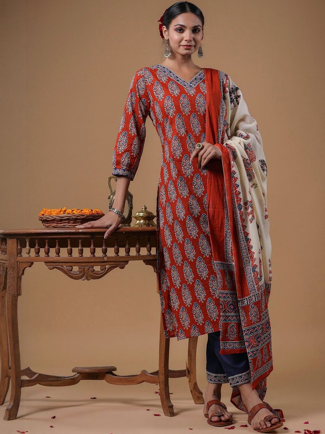 Ethnic Motifs Printed Regular Pure Cotton Kurta With Trouser And Dupatta