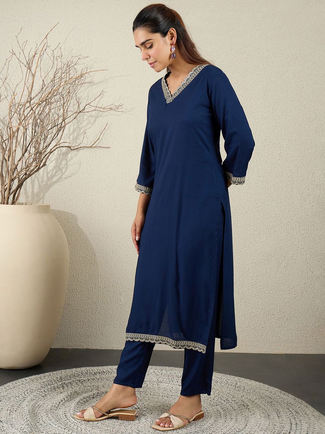 Dhiyona IE V-Neck Tunic With Trousers
