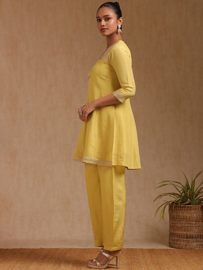 Dhiyona SO Women's Floral Embroidered Sequinned A-Line Kurta with Trouser