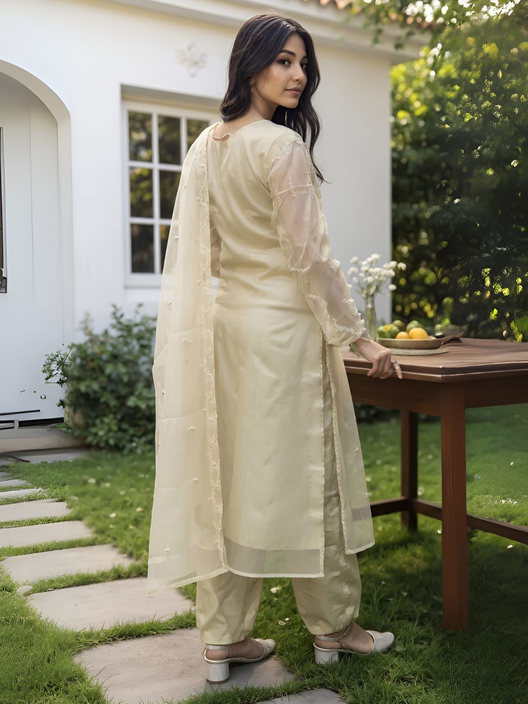 Dhiyona IE Women's Floral Embroidered Thread Work Organza Kurta With Trousers & Dupatta