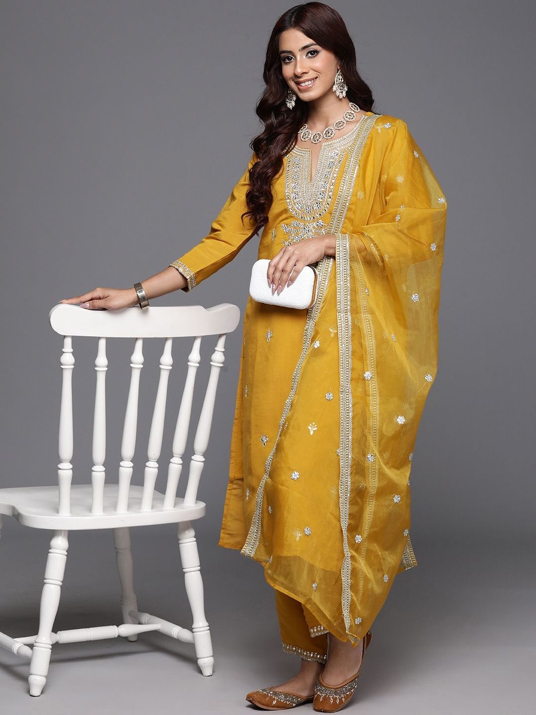 Dhiyona IE Women Ethnic Motifs Embroidered Regular Mirror Work Kurta Set With Dupatta