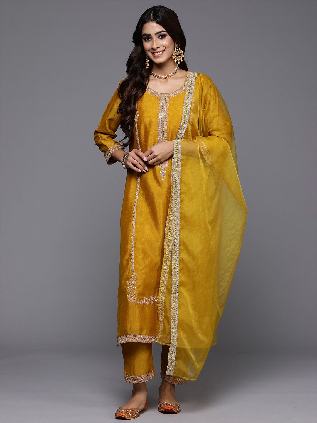 Ethnic Motifs Embroidered Regular Thread Work Kurta With Trouser And Dupatta