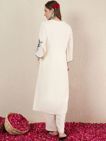 Women Floral Embroidered Kurta with Trousers