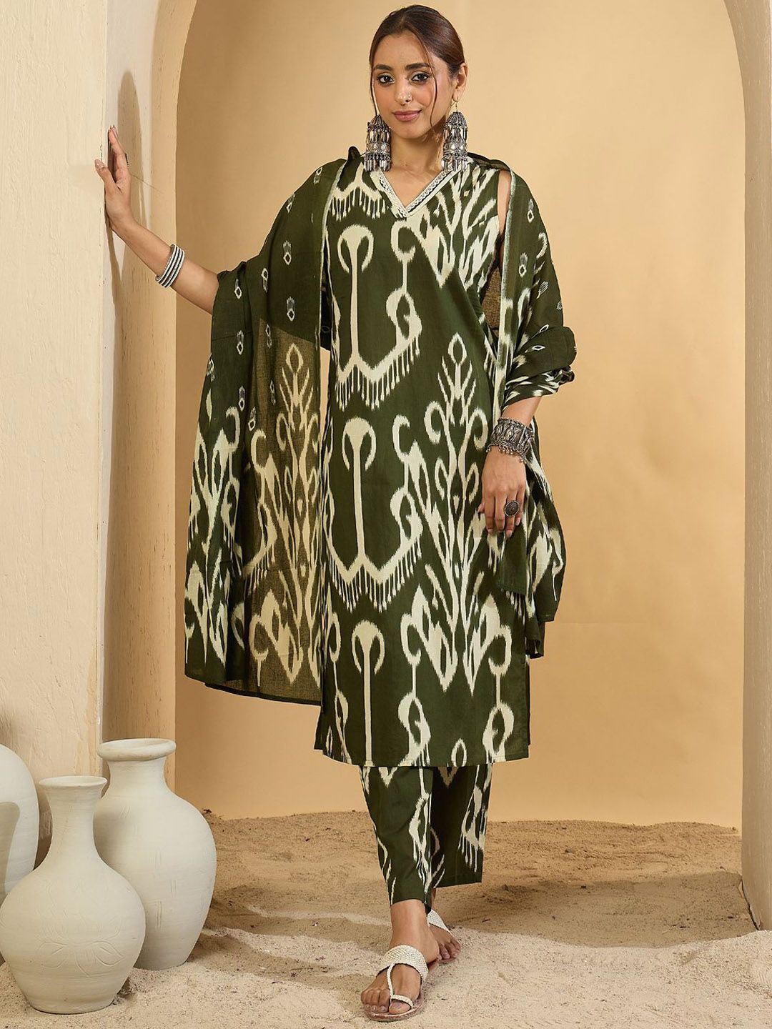 Women Geometric Printed Regular Pure Cotton Kurta with Trousers & With Dupatta