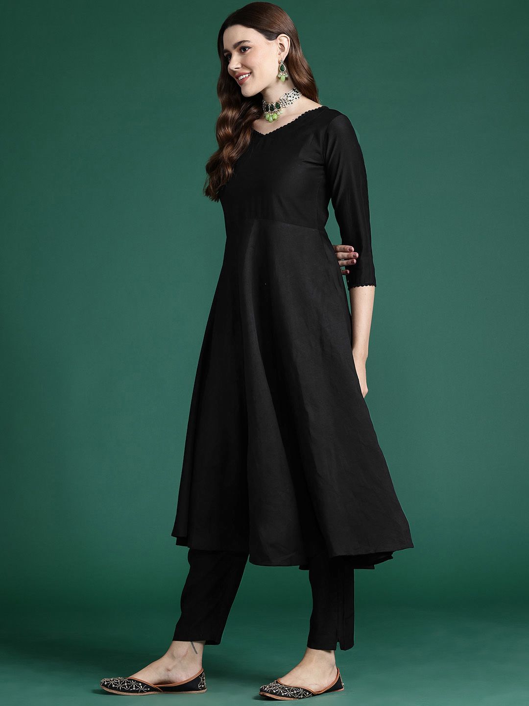 Dhiyona IE Kurta With Trousers & Dupatta