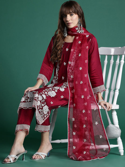 Floral Embroidered Panelled Thread Work Kurta With Trousers & Dupatta