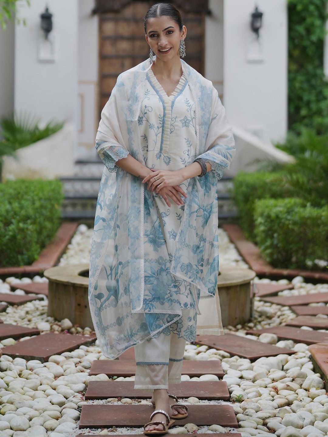 Floral Embroidered Thread Work Kurta With Trousers & Dupatta