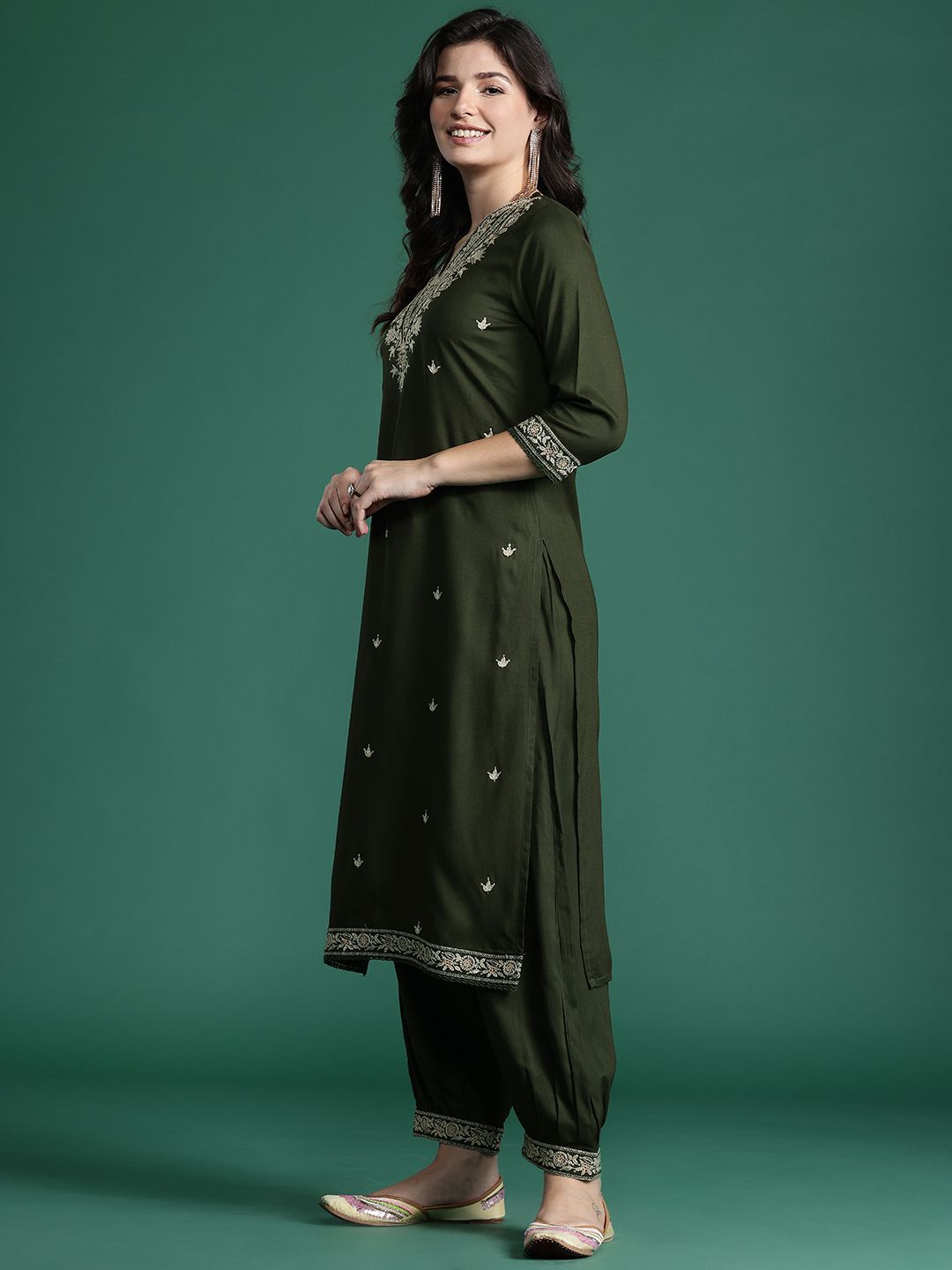 Dhiyona IE Ethnic Motifs Embroidered Thread Work Kurta with Salwar & With Dupatta