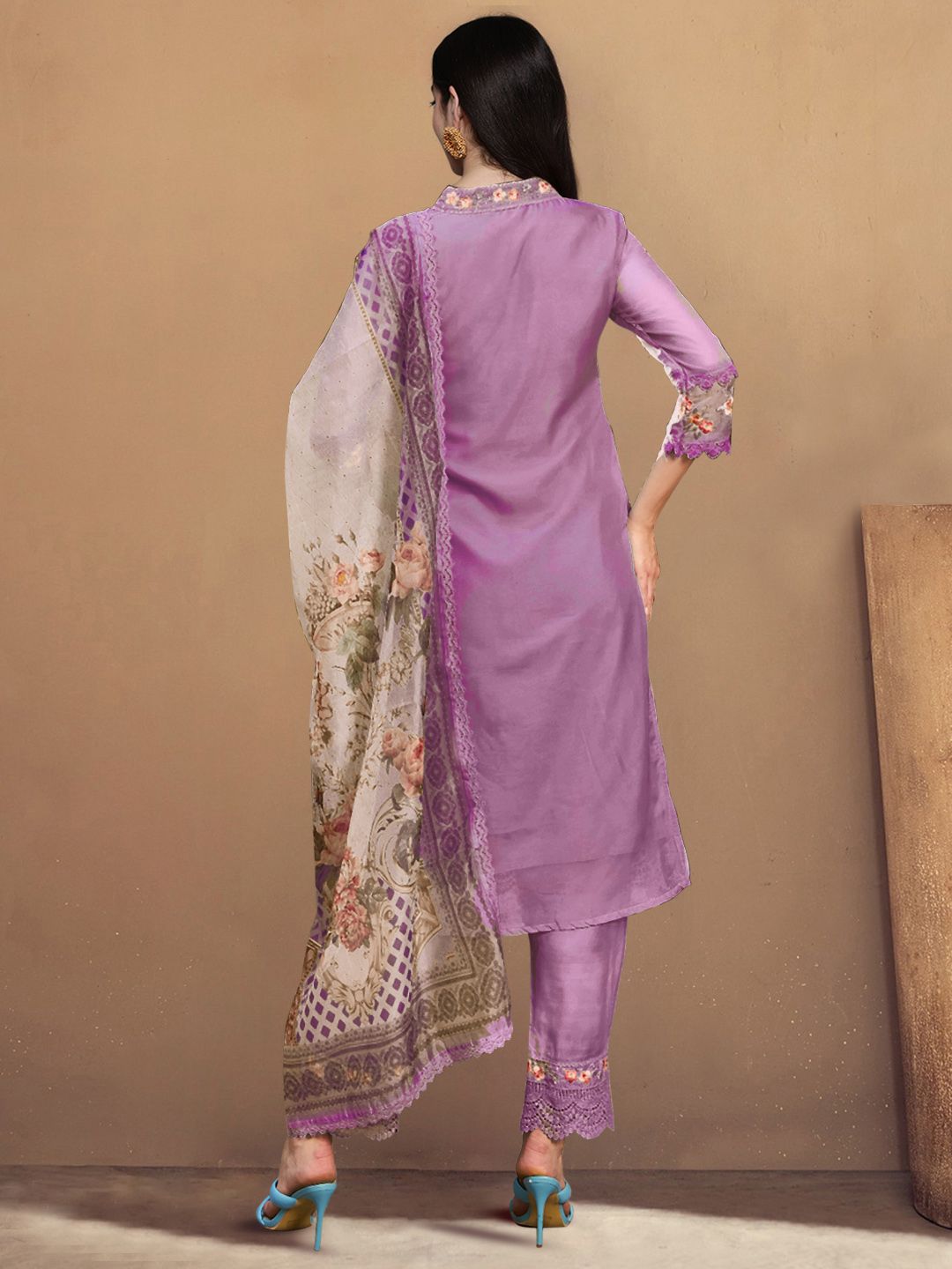 Dhiyona IE Women Floral Embroidered Regular Thread Work Kurta with Trousers & With Dupatta