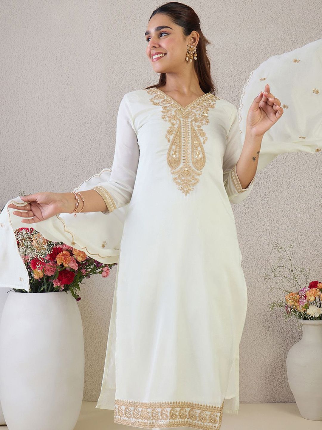 Dhiyona IE Women Paisley Embroidered Regular Kurta with Trousers & With Dupatta