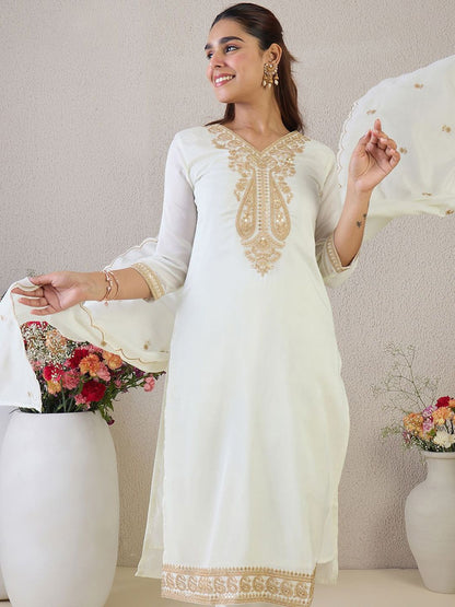 Dhiyona IE Women Paisley Embroidered Regular Kurta with Trousers & With Dupatta