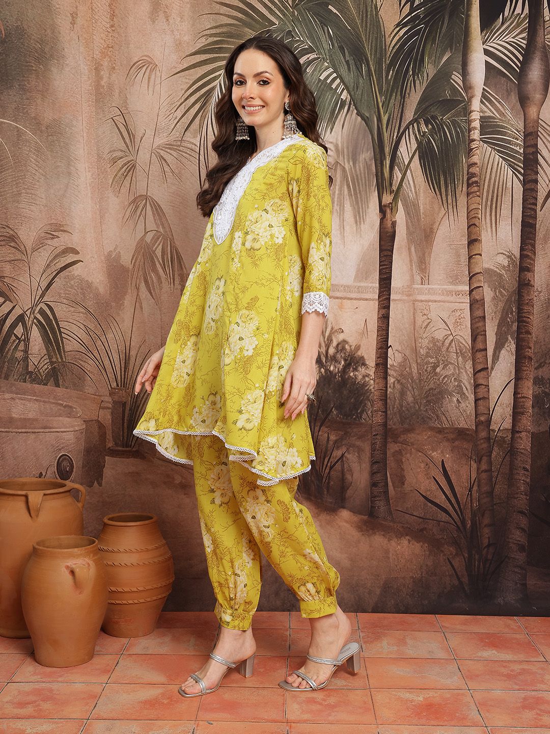 Dhiyona SN Women's Floral Print Thread Work Kurta with Salwar & Dupatta