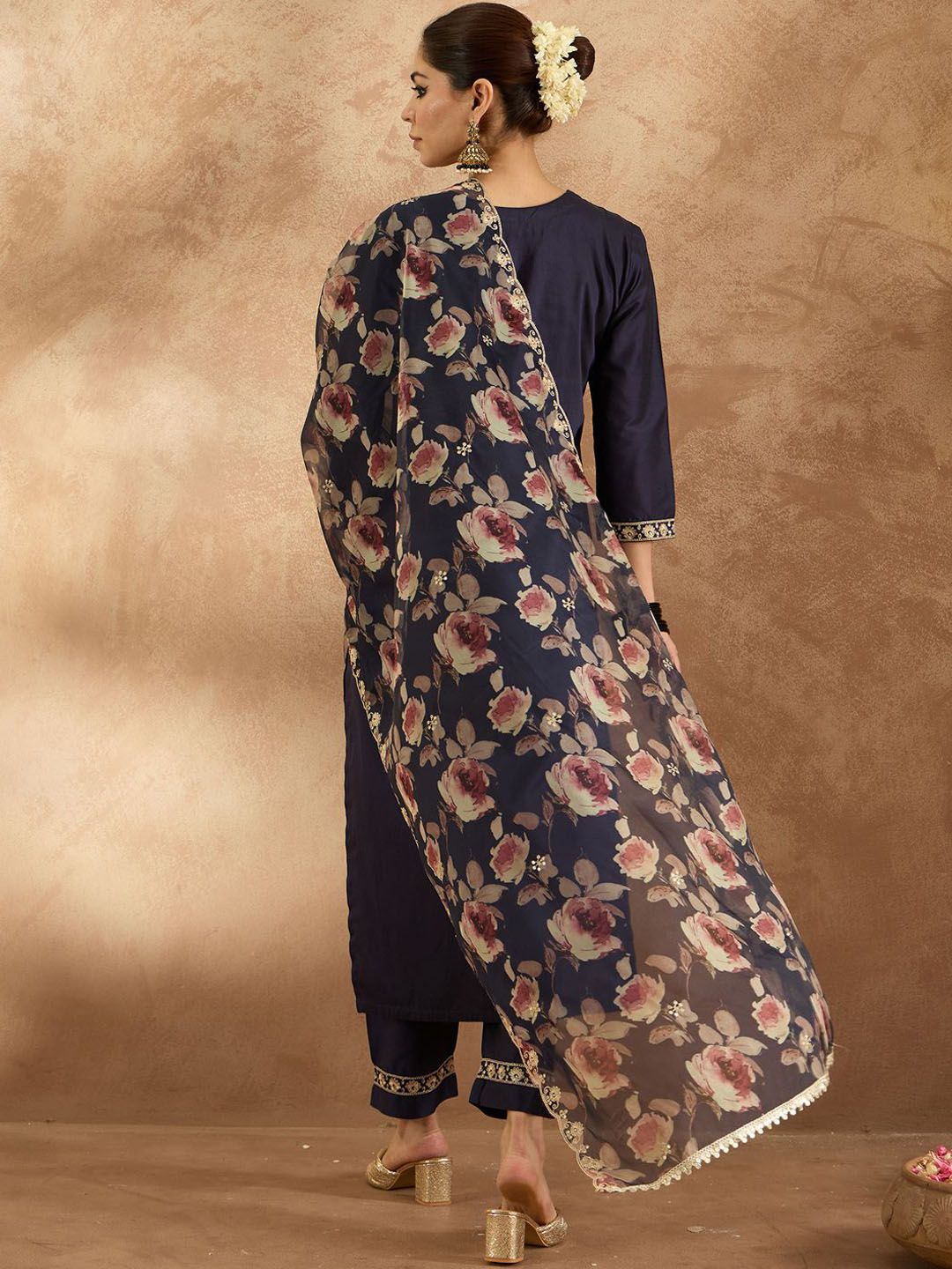 Women Ethnic Motifs Embroidered Regular Kurta with Trousers & With Dupatta