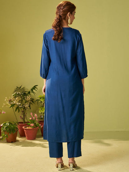 Women Floral Embroidered Kurta with Trousers