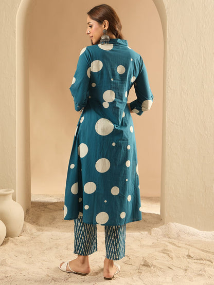 Women Printed Pleated Pure Cotton Kurta with Trousers