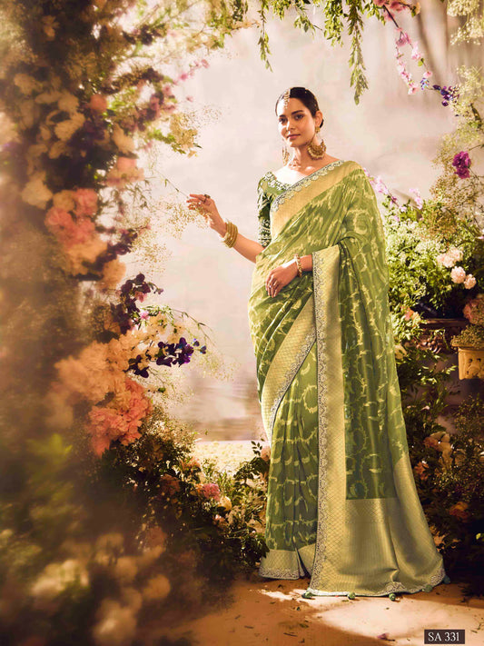 Dhiyona KM Women Green Silk Saree
