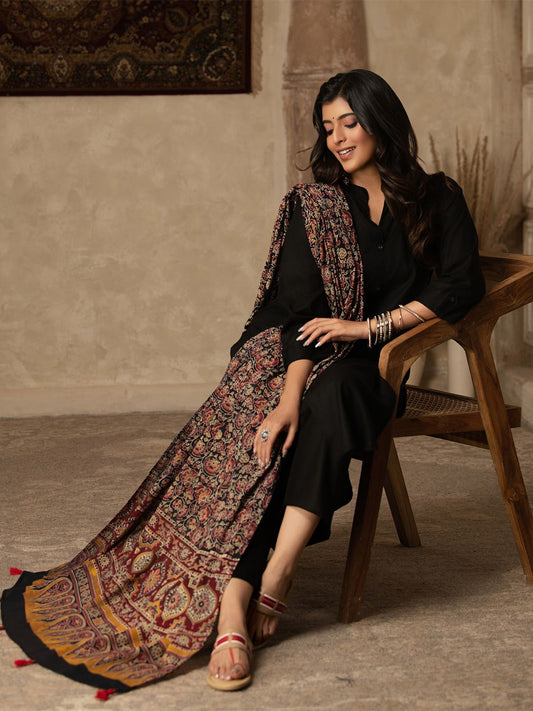 Dhiyona SN Women's Mandarin Collar Straight Kurta With Trouser & Dupatta
