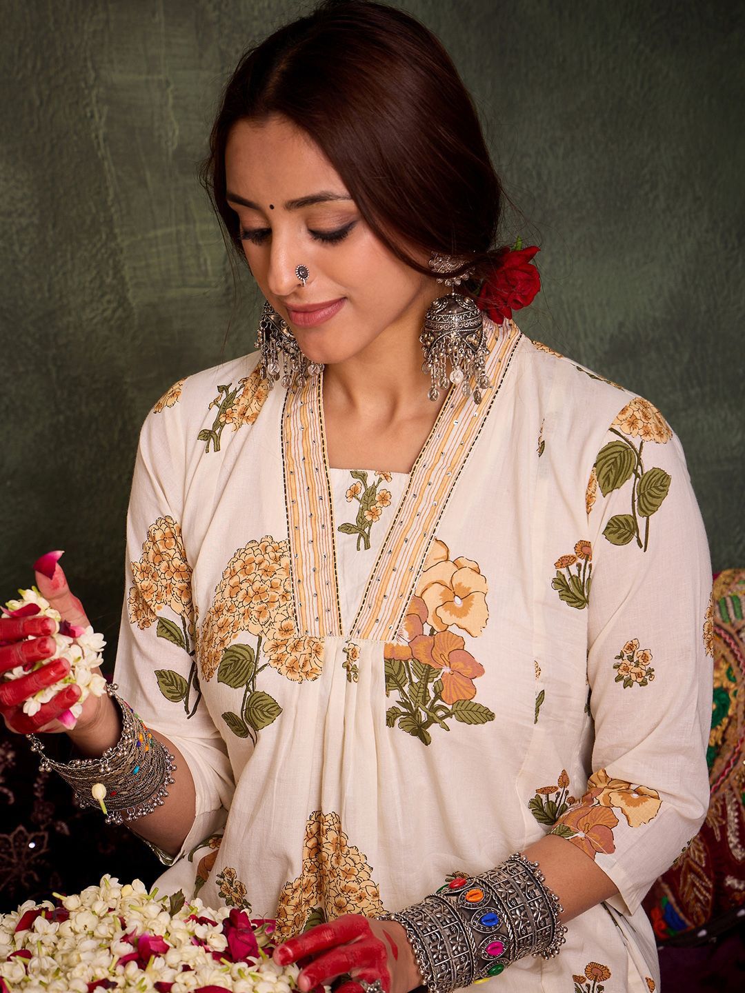 Dhiyona IE Floral Printed Pure Cotton V-Neck A-Line Kurta With Palazzos