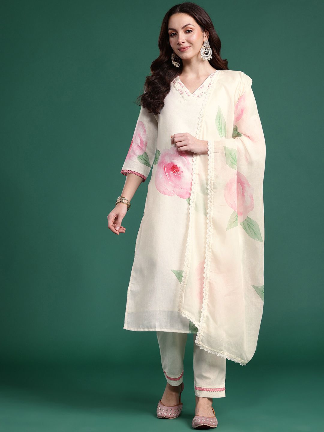 Women Floral Printed Kurta with Trousers & Dupatta
