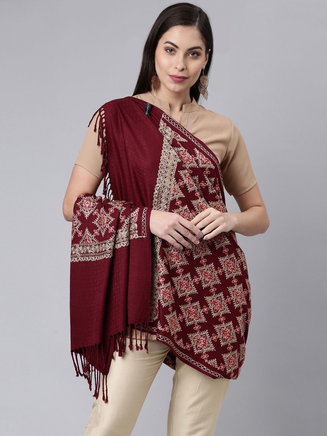 Dhiyona PA Women Maroon Embroidered Shawl