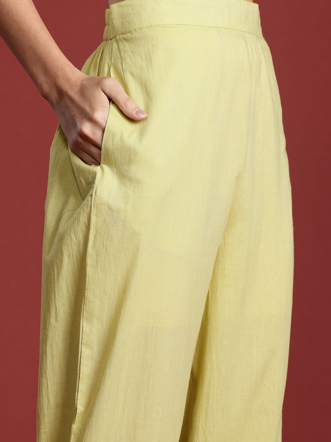 Floral Embroidered Thread Work Linen Kurta with Trousers & With Dupatta