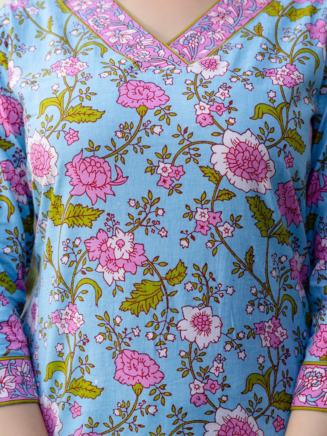 Dhiyona IE Women Floral Printed Regular Mirror Work Pure Cotton Kurta with Trousers & With Dupatta
