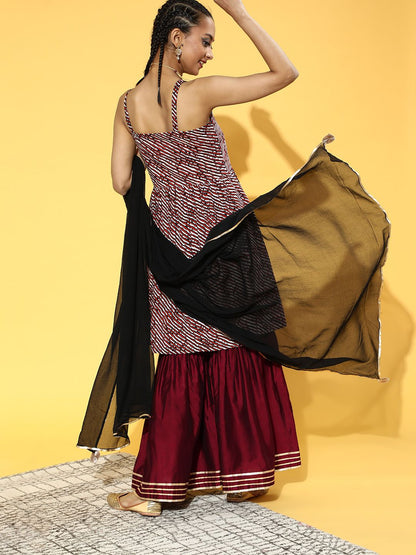 Dhiyona IE Women Geometric Satin All in the Details Kurta Set