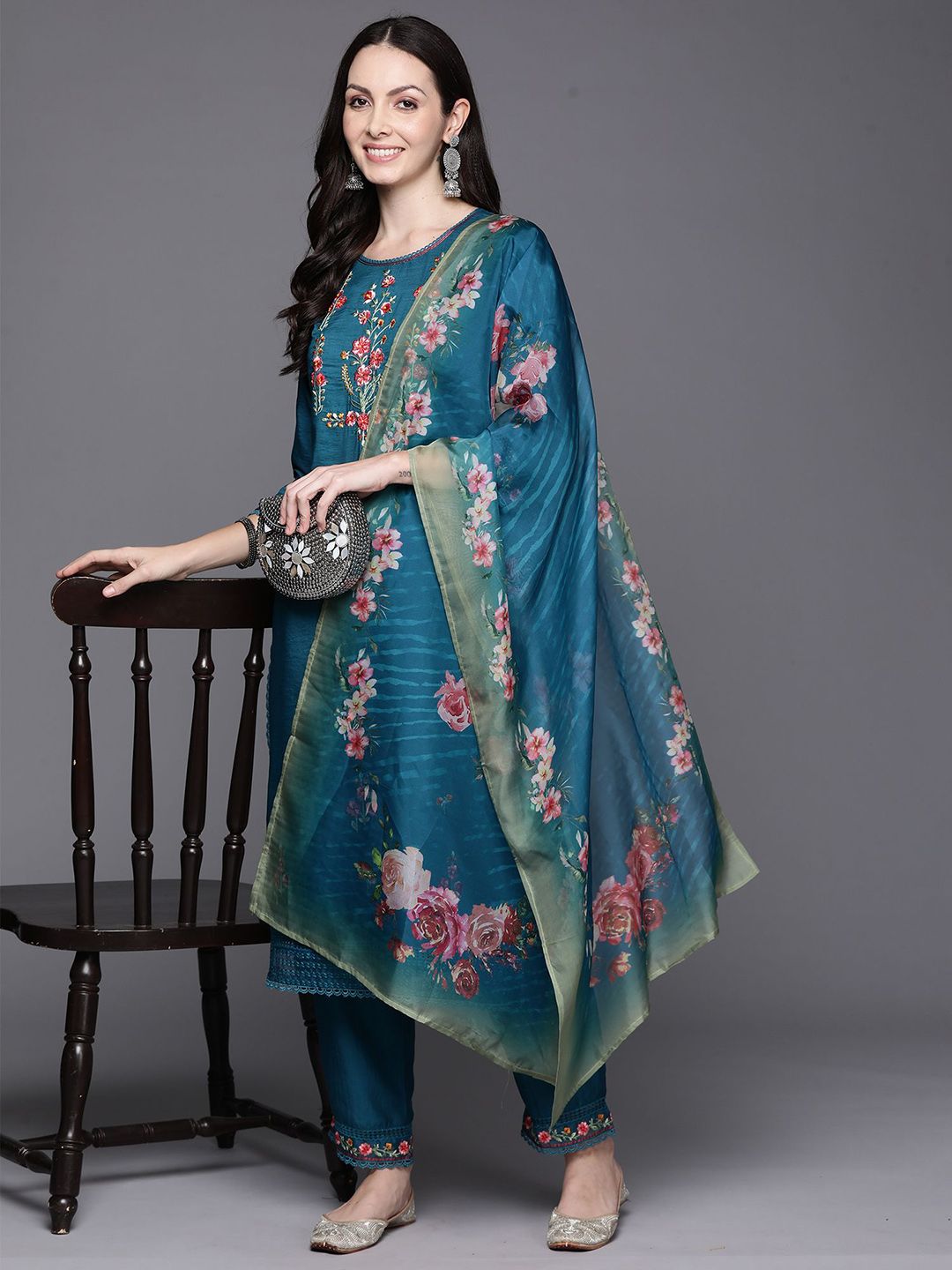 Floral Embroidered Thread Work Straight Kurta With Trousers & Dupatta