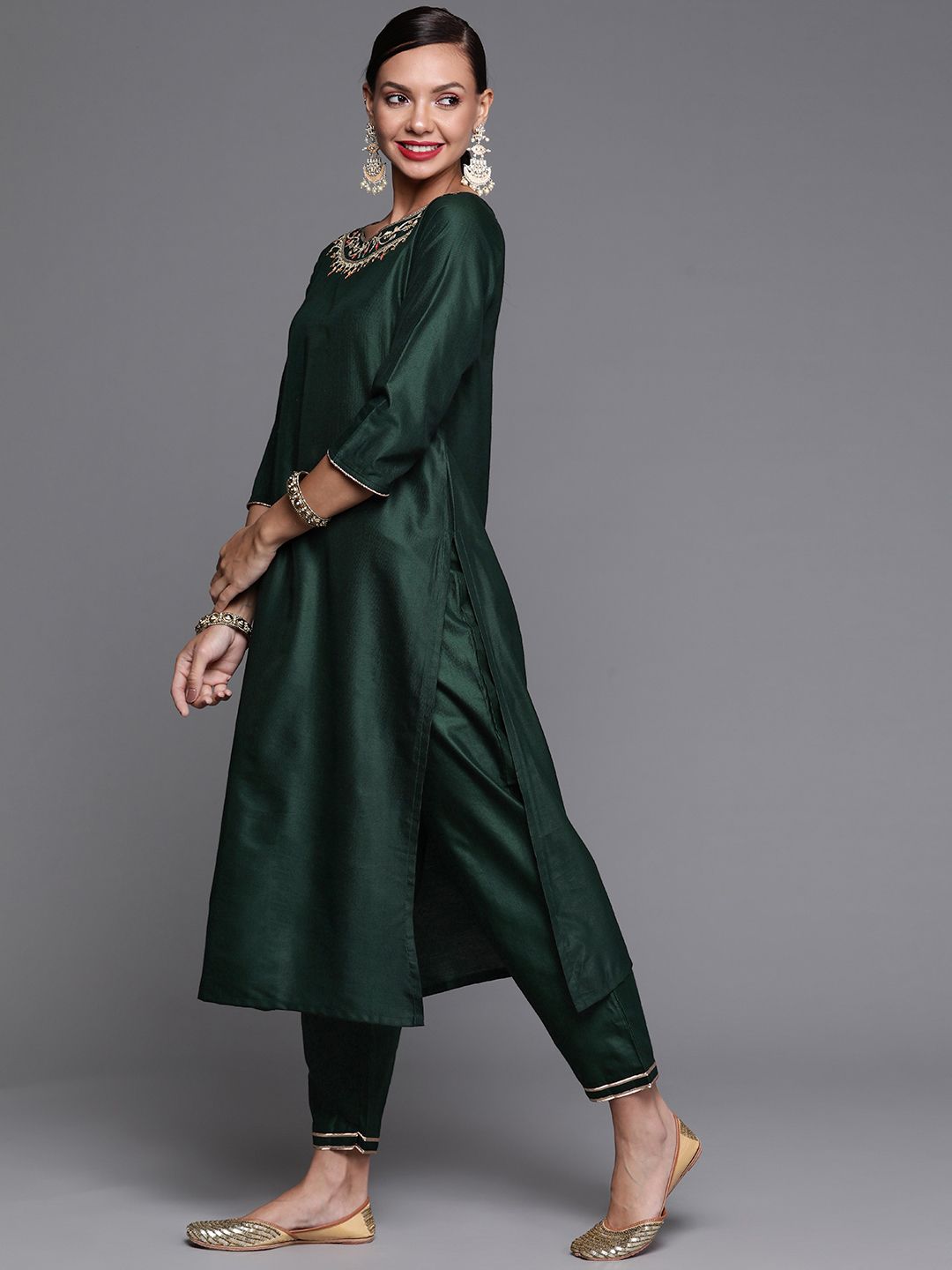 Women Green Thread Work Liva Kurta with Trousers & Dupatta