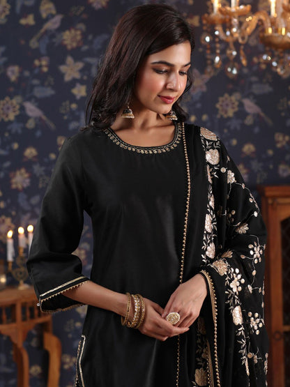 Dhiyona PD Women Thread Work A-Line Kurta With Sharara & Dupatta